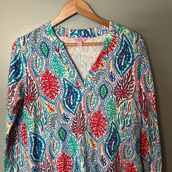 Lilly Pulitzer Odette Tunic Let Minnow - Picture 4 of 11